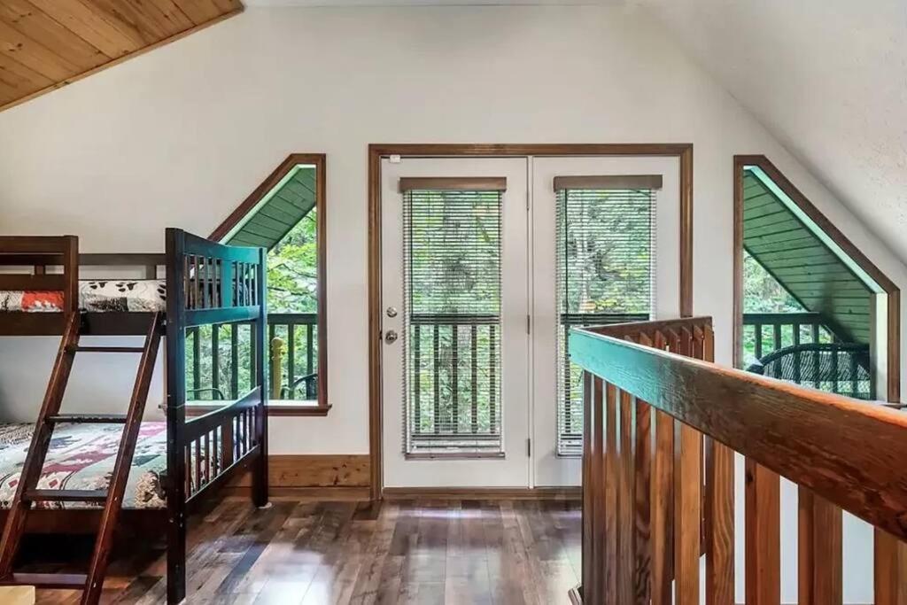 ピジョンフォージ Beary Peaceful Smokies Retreat: Hot-Tub & Poolsヴィラ エクステリア 写真